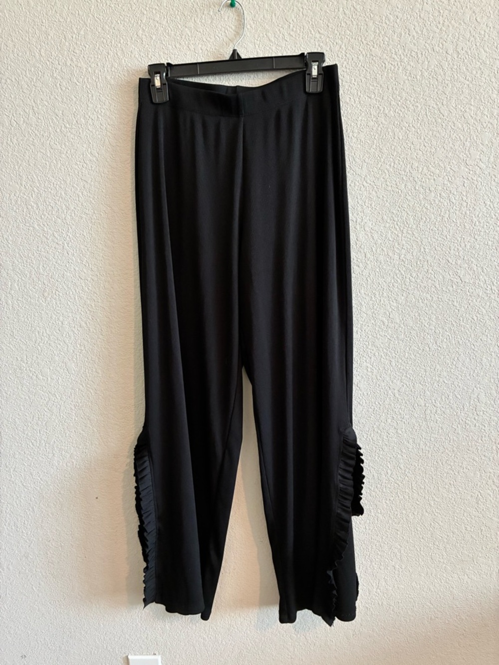Kensie Black Wide Leg Pants with Pleated Side Ruffle